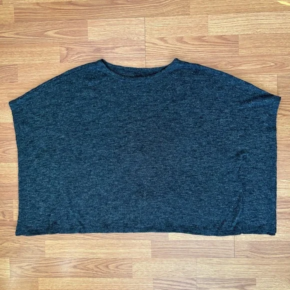 Lightweight Grey Maternity Poncho Sweater size Small - Picture 4 of 5